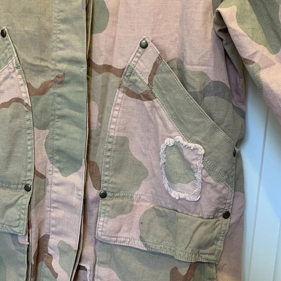 By Anthropologie Luda Camouflage army camo pink/green Utility jacket Medium - Picture 16 of 16